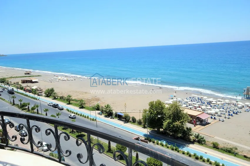 Приобрести Роскошный видовой дуплекс с дизайнерским ремонтом и новой мебелью на первой береговой в Махмутларе, Алания 51 