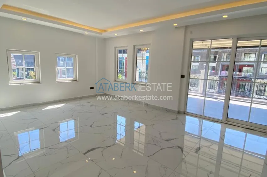 Приобрести Линейная четырехкомнатная квартира после ремонта в Аланьи, район Конаклы 2 