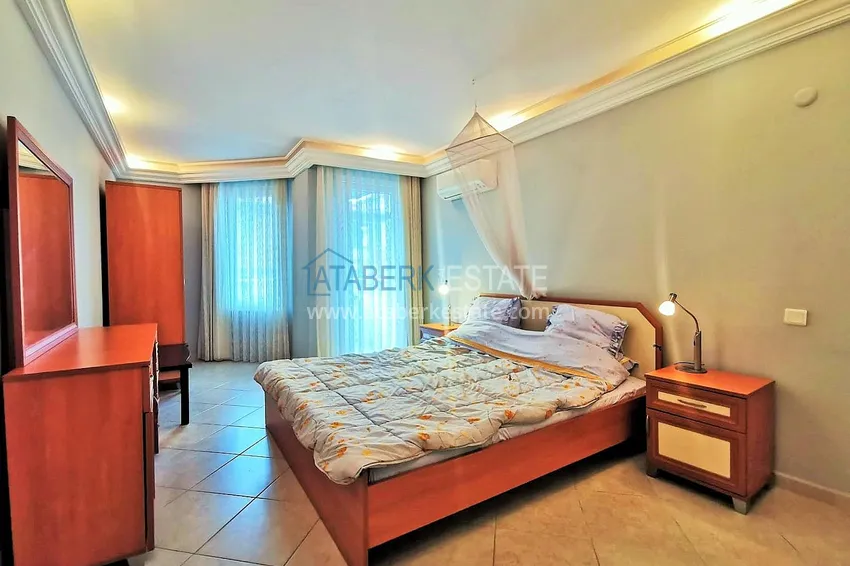 Приобрести Линейная 4-комнатая квартира с мебелью в 200 метрах от моря – Алания, район Оба 5 