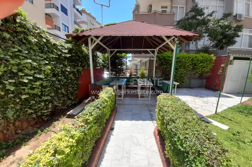 Квартира в центре Алании с мебелью в жилом комплексе 5 