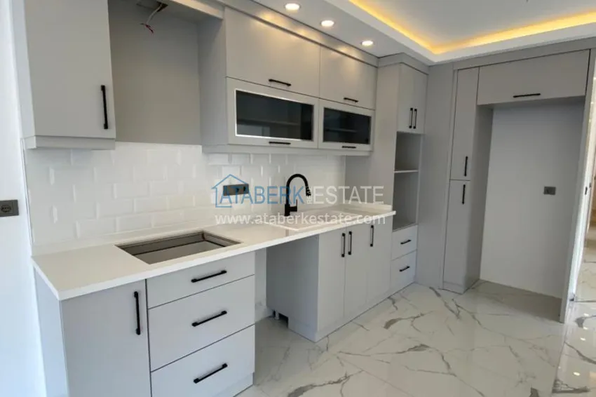 Приобрести Линейная четырехкомнатная квартира после ремонта в Аланьи, район Конаклы 3 