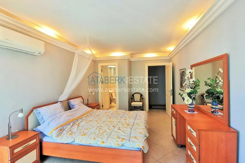 Приобрести Линейная 4-комнатая квартира с мебелью в 200 метрах от моря – Алания, район Оба 7 