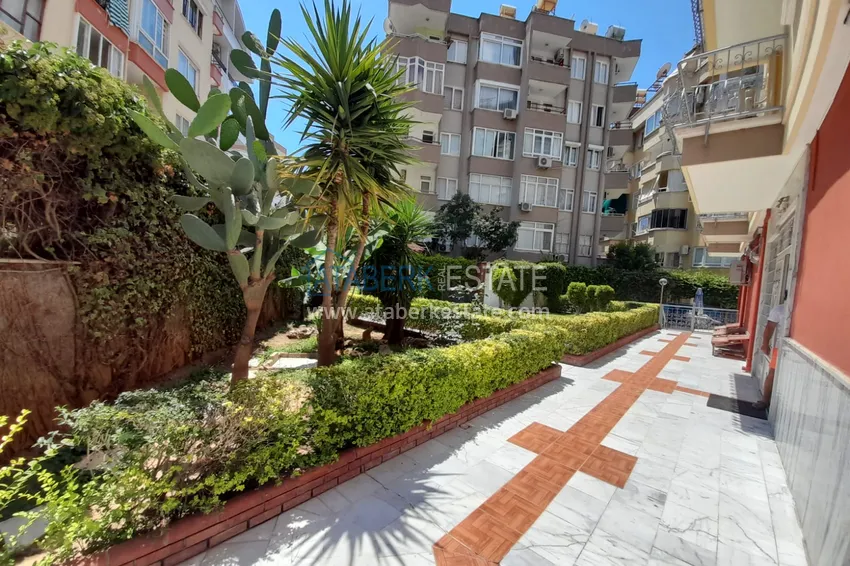 Квартира в центре Алании с мебелью в жилом комплексе 6 