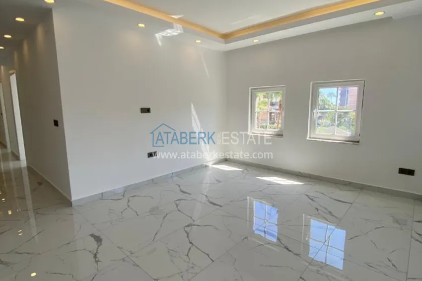 Приобрести Линейная четырехкомнатная квартира после ремонта в Аланьи, район Конаклы 4 