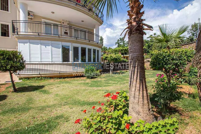 Трехкомнатная квартира с мебелью и видом на море в Алании, район Тосмур 7 