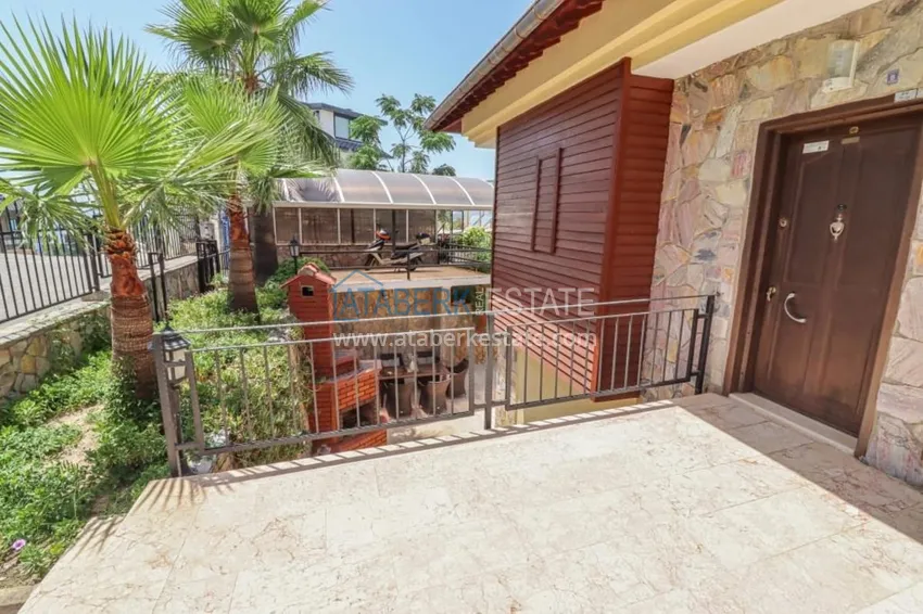 Приобрести  Квартира-дуплекс с мебелью и панорамным видом в центре Алании, историческая часть - Кале 1 