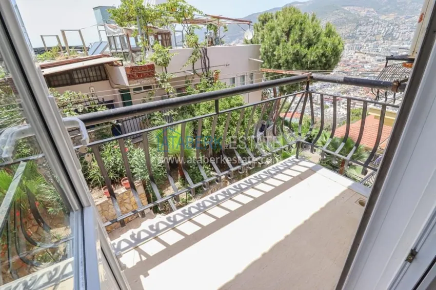 Приобрести  Квартира-дуплекс с мебелью и панорамным видом в центре Алании, историческая часть - Кале 12 