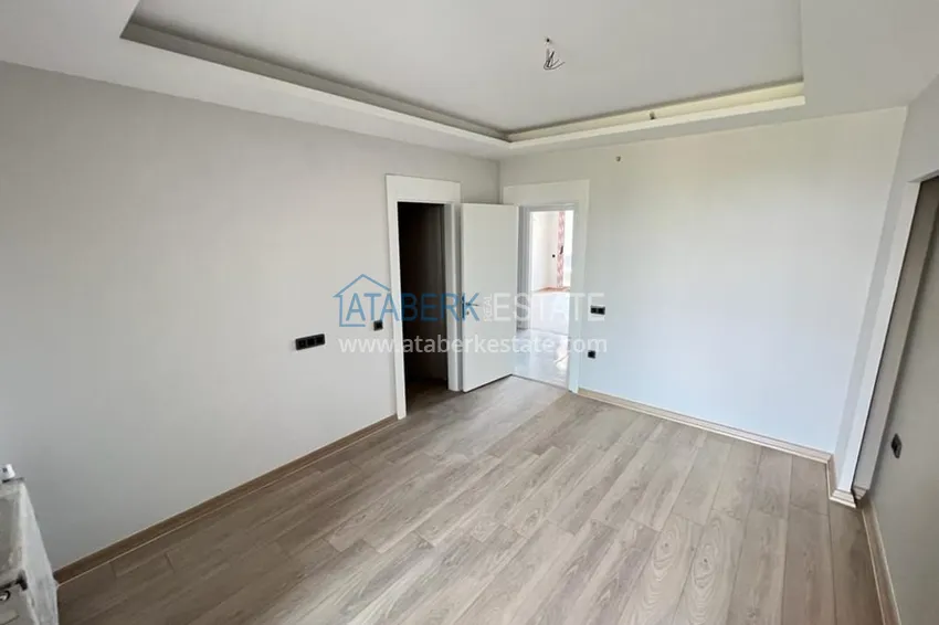 Приобрести Просторная четырехкомнатная квартира в комплексе сегмента комфорт – Мерсин, Соли 12