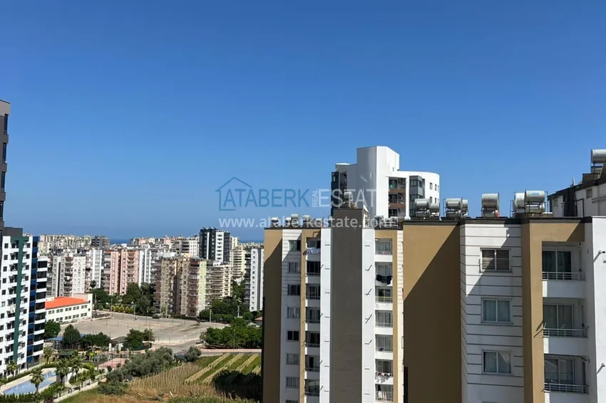 Приобрести Трехкомнатная квартира с мебелью в районе Соли, Мерсин 11 