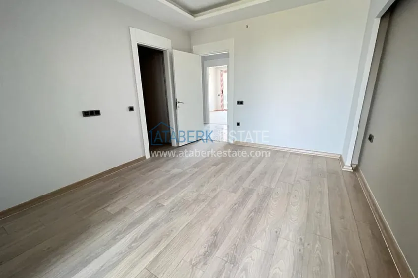 Приобрести Просторная четырехкомнатная квартира в комплексе сегмента комфорт – Мерсин, Соли 13