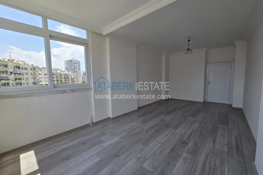 Приобрести Великолепная трехкомнатная квартира с видом на море в Соли, Мерсин – первая береговая 15