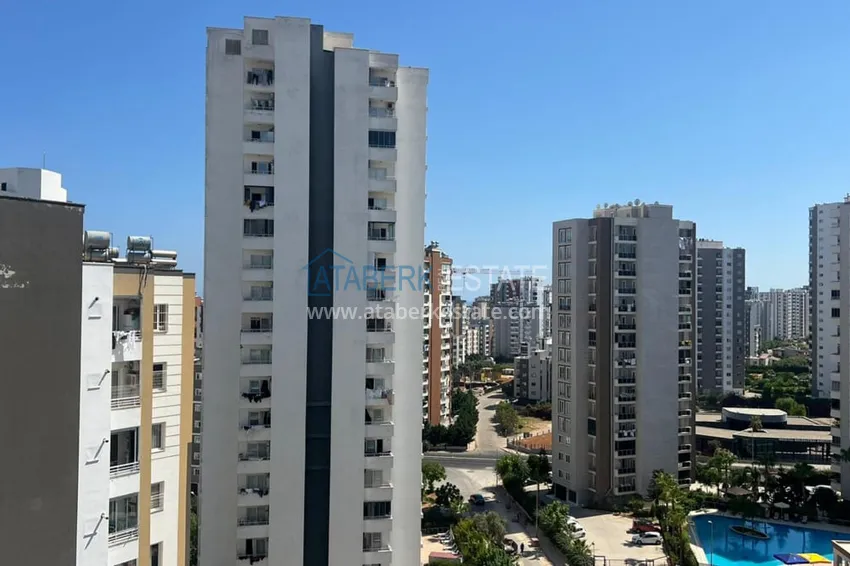 Приобрести Трехкомнатная квартира с мебелью в районе Соли, Мерсин 12 