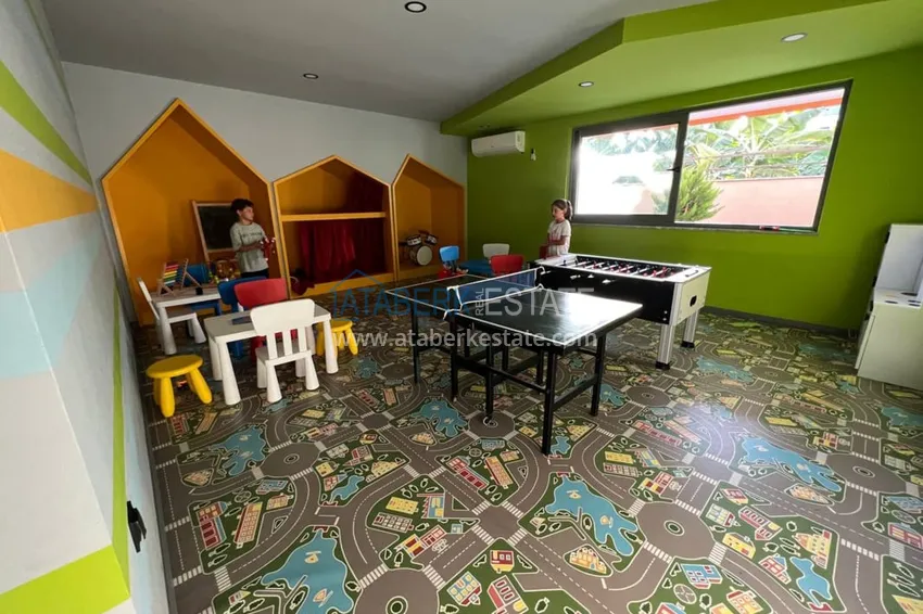 Пентхаус-дуплекс с мебелью на первой береговой линии в районе Кестель 15