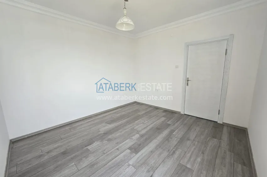 Приобрести Великолепная трехкомнатная квартира с видом на море в Соли, Мерсин – первая береговая 18