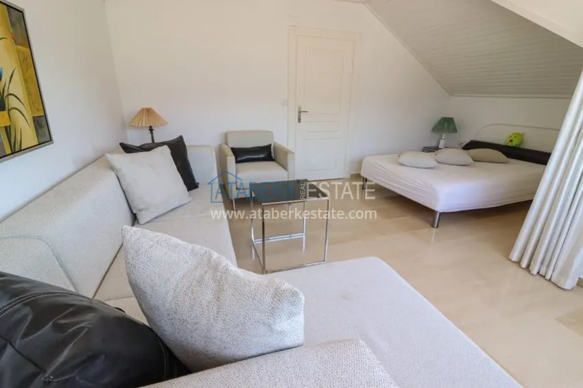 Приобрести  Квартира-дуплекс с мебелью и панорамным видом в центре Алании, историческая часть - Кале 17 