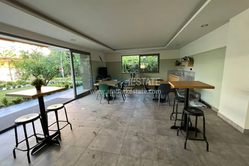 Пентхаус-дуплекс с мебелью на первой береговой линии в районе Кестель 19