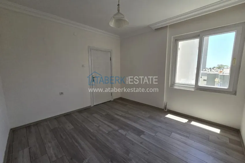 Приобрести Великолепная трехкомнатная квартира с видом на море в Соли, Мерсин – первая береговая 20