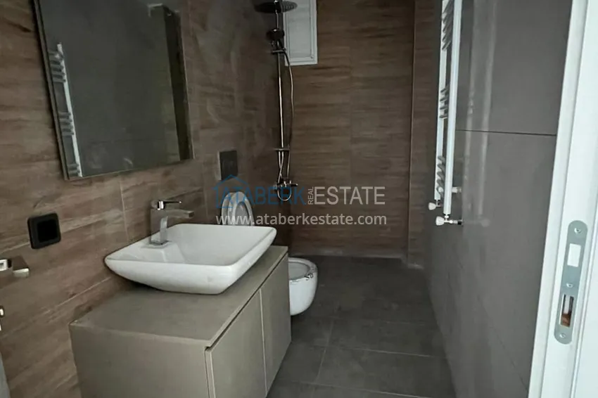 Приобрести Просторная четырехкомнатная квартира в комплексе сегмента комфорт – Мерсин, Соли 19