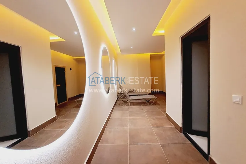 Просторная трехкомнатная квартира напрямую от собственника в Алании, район Оба 21