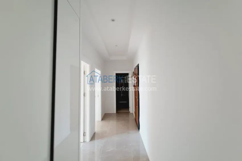 Приобрести Просторная трехкомнатная квартира напрямую от собственника в Алании, район Оба 1