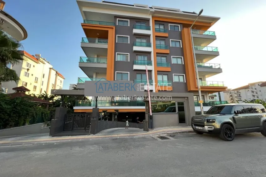 Пентхаус-дуплекс с мебелью на первой береговой линии в районе Кестель 3