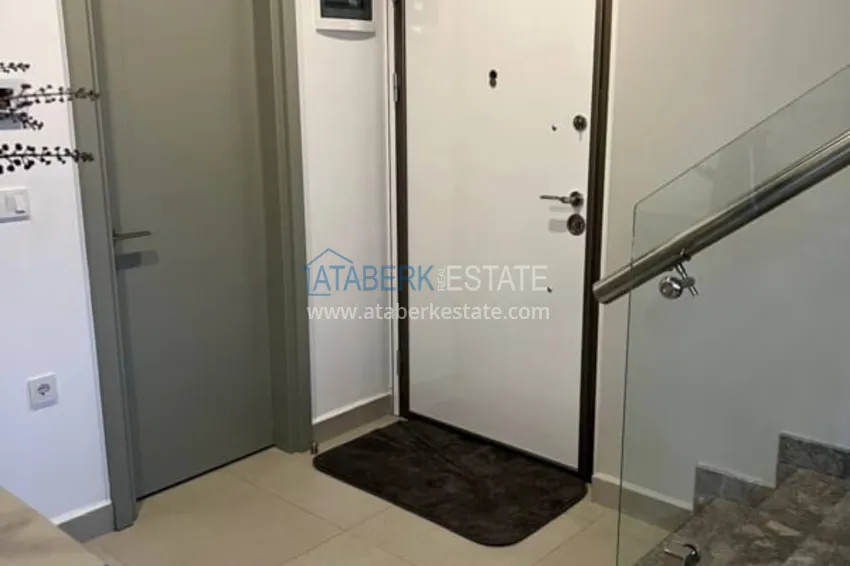 Приобрести Пентхаус-дуплекс с мебелью на первой береговой линии в районе Кестель 1