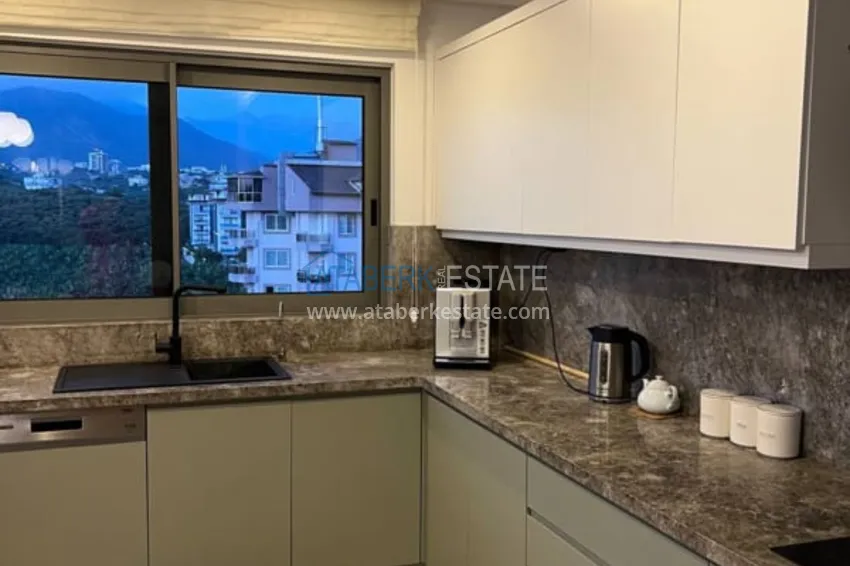 Приобрести Пентхаус-дуплекс с мебелью на первой береговой линии в районе Кестель 22