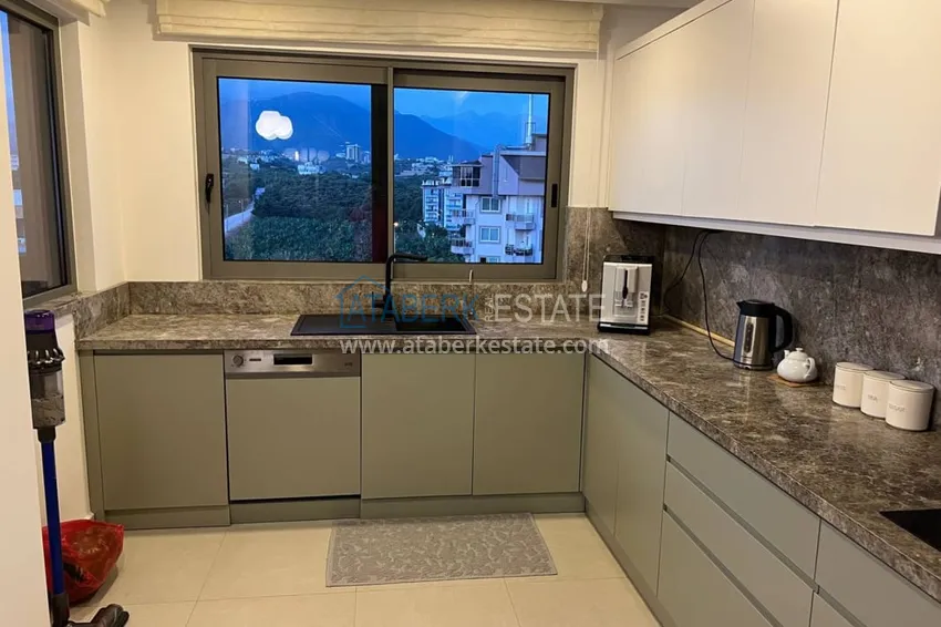 Приобрести Пентхаус-дуплекс с мебелью на первой береговой линии в районе Кестель 23