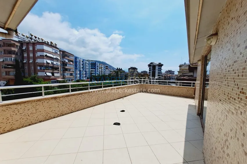 Приобрести Большой дуплекс в центре Алании с отдельной кухней – право на получение гражданства и ВНЖ 30 