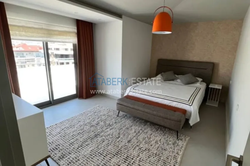 Приобрести Пентхаус-дуплекс с мебелью на первой береговой линии в районе Кестель 28