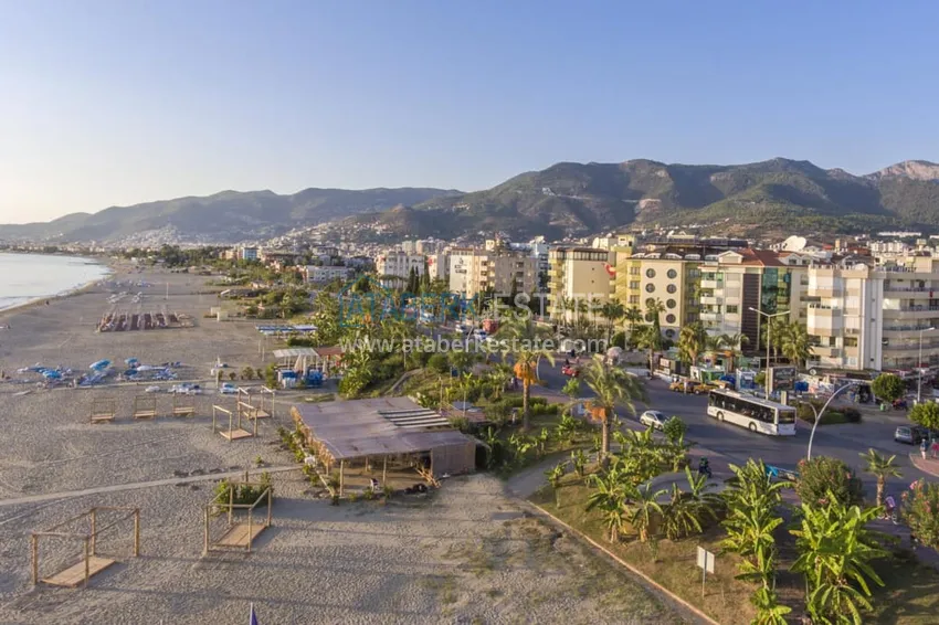 Меблированная квартира с видом на море и застекленным балконом – первая береговая, район Оба 4 