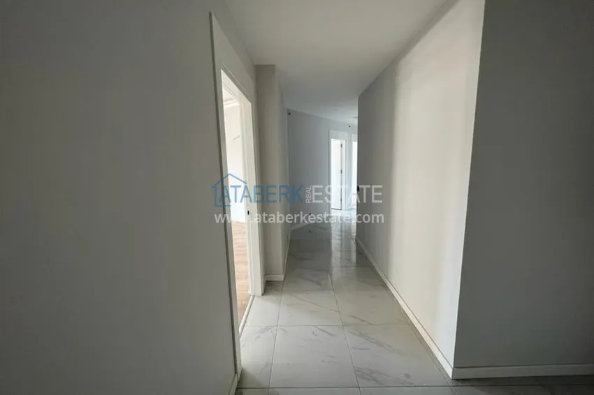 Приобрести Просторная четырехкомнатная квартира в комплексе сегмента комфорт – Мерсин, Соли 3