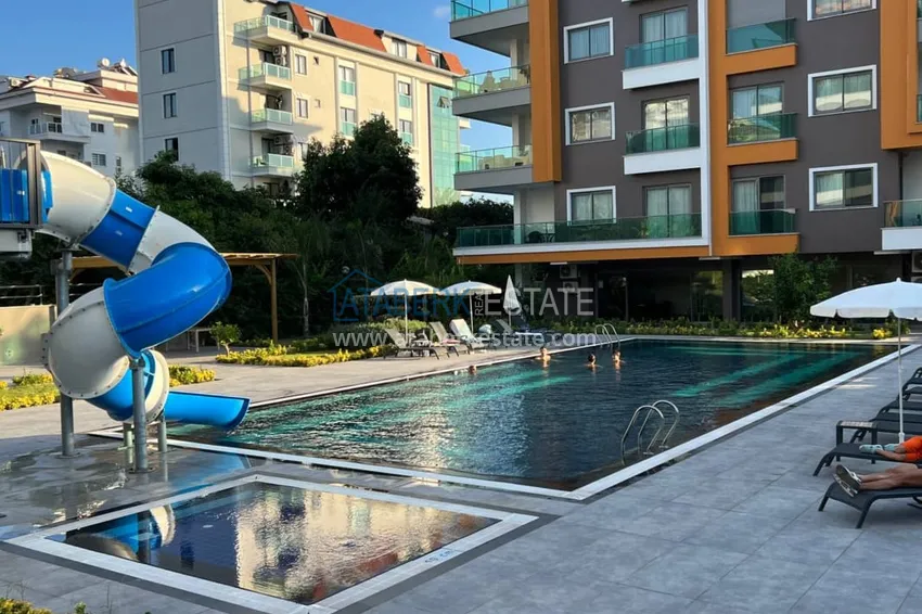 Пентхаус-дуплекс с мебелью на первой береговой линии в районе Кестель 5