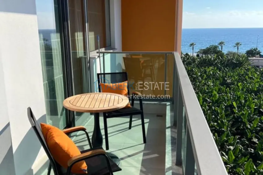 Приобрести Пентхаус-дуплекс с мебелью на первой береговой линии в районе Кестель 51