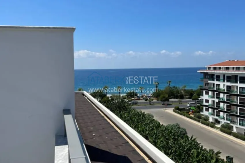 Приобрести Пентхаус-дуплекс с мебелью на первой береговой линии в районе Кестель 56