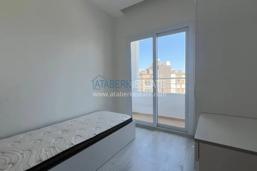 Приобрести Трехкомнатная квартира с мебелью в районе Соли, Мерсин 5 