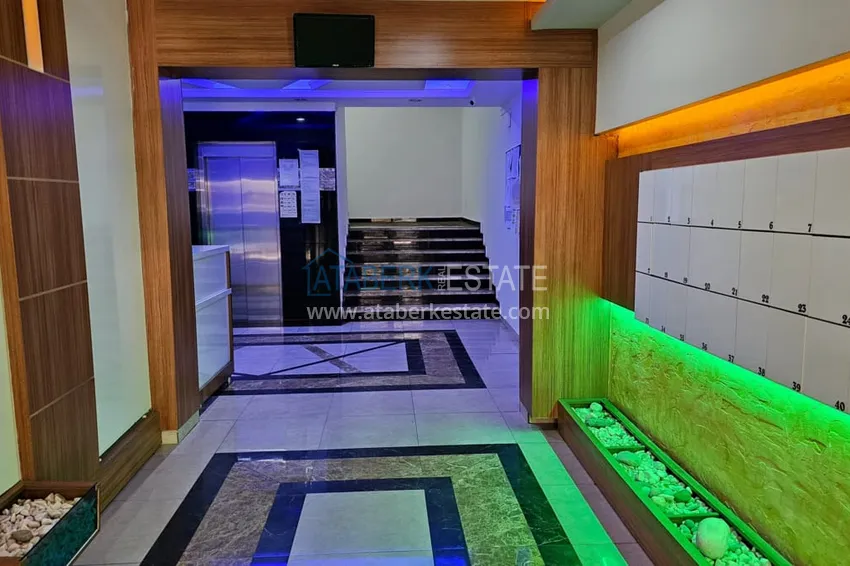 Квартира 1+1 с мебелью и застеклённым балконом в центре Алании – район пляжа Клеопатра 10