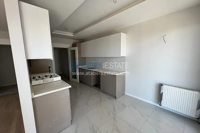 Приобрести Просторная четырехкомнатная квартира в комплексе сегмента комфорт – Мерсин, Соли 7