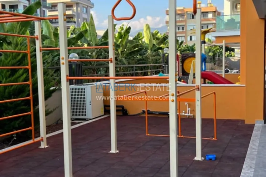 Пентхаус-дуплекс с мебелью на первой береговой линии в районе Кестель 8