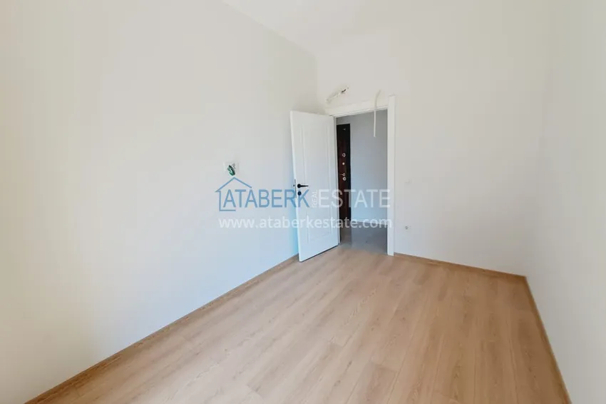 Приобрести Просторная трехкомнатная квартира напрямую от собственника в Алании, район Оба 8