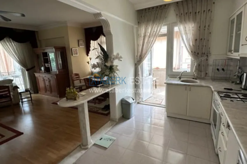 Приобрести Трехкомнатная квартира с мебелью в 300 метров от моря – Алания, район Оба 7 