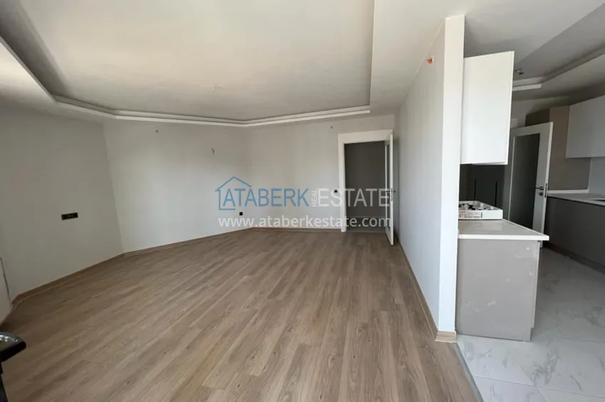 Приобрести Просторная четырехкомнатная квартира в комплексе сегмента комфорт – Мерсин, Соли 8