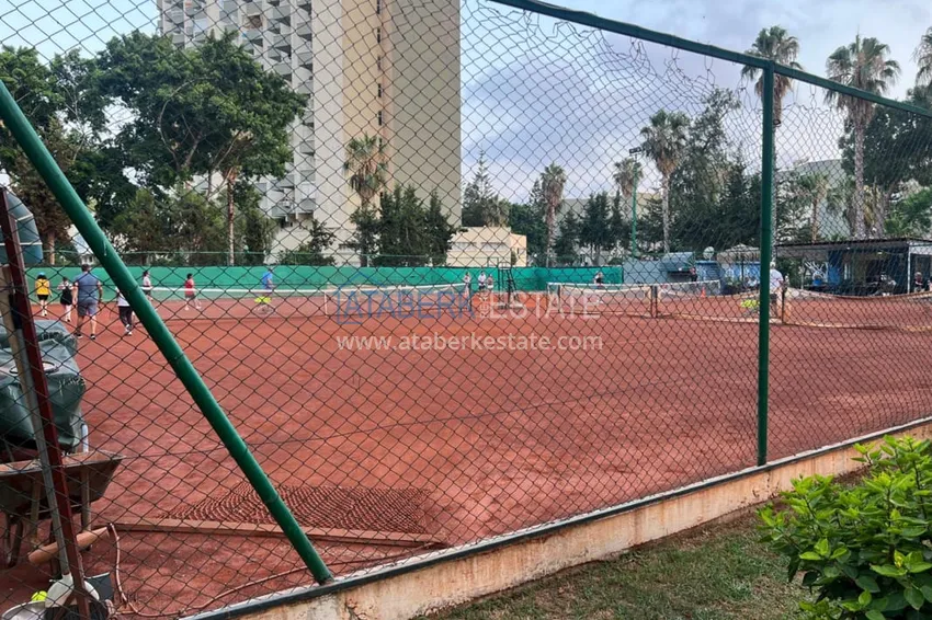 Трехкомнатная квартира на первой береговой в районе Соли, Мерсин 9 