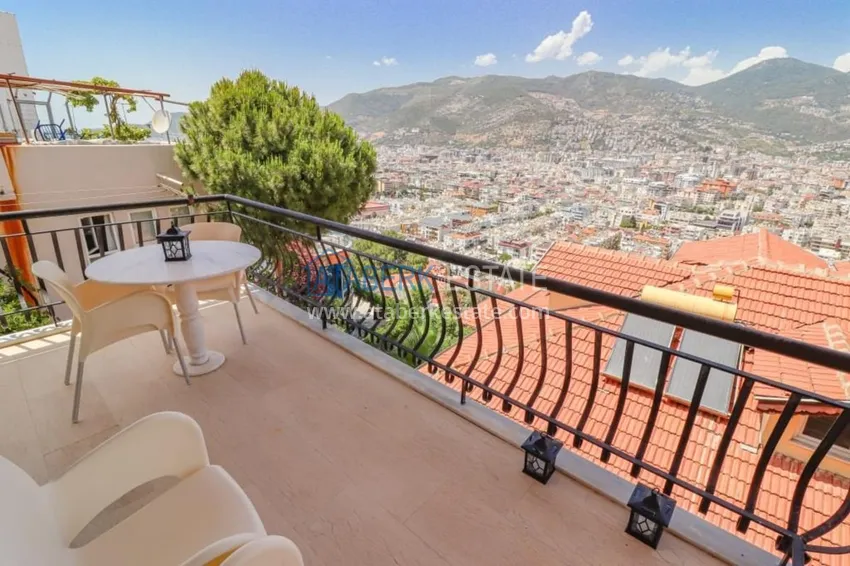 Приобрести  Квартира-дуплекс с мебелью и панорамным видом в центре Алании, историческая часть - Кале 9 