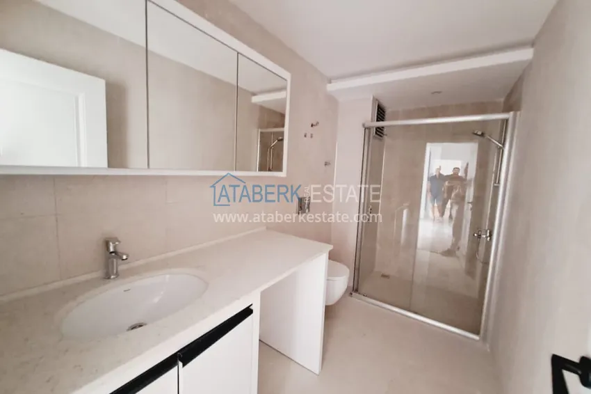 Приобрести Просторная трехкомнатная квартира напрямую от собственника в Алании, район Оба 10