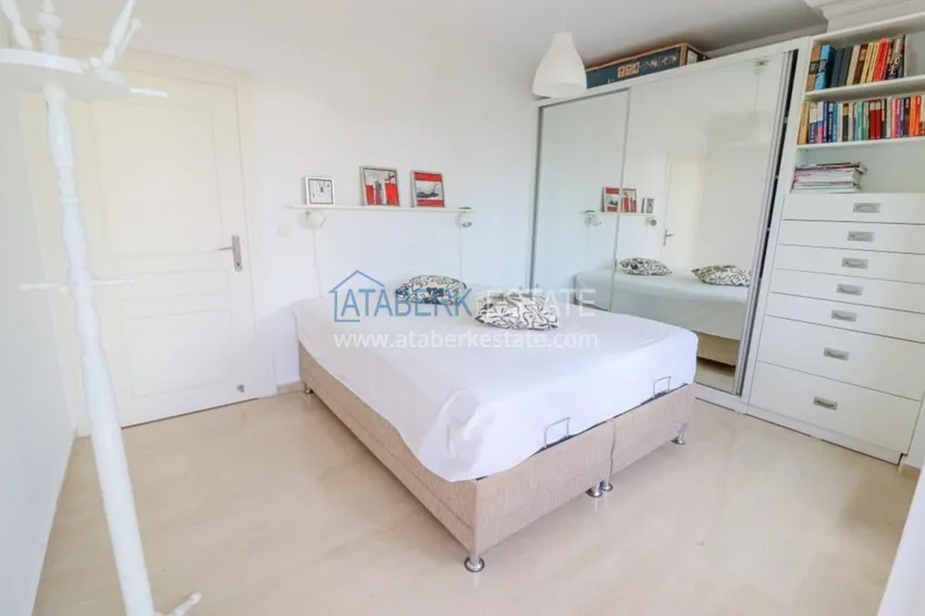 Приобрести  Квартира-дуплекс с мебелью и панорамным видом в центре Алании, историческая часть - Кале 10 