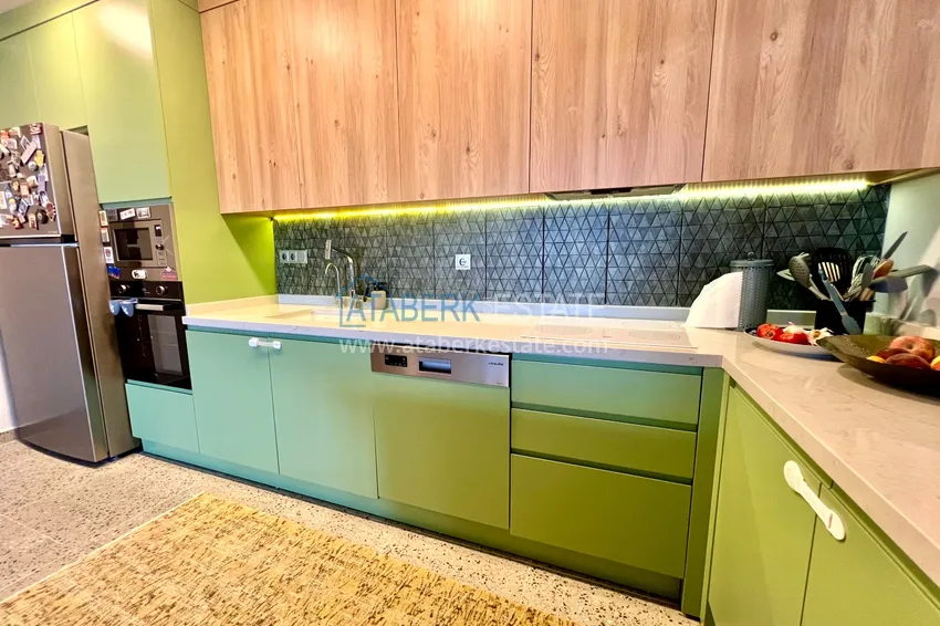 Приобрести Двухуровневый пентхаус с авторским дизайном и исключительными видовыми характеристиками – Тосмур, Алания 11 