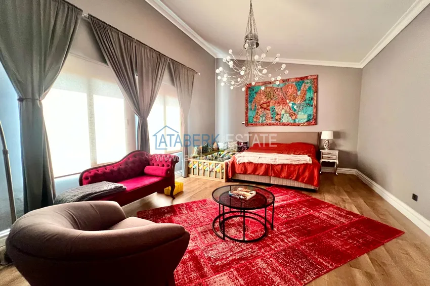 Приобрести Двухуровневый пентхаус с авторским дизайном и исключительными видовыми характеристиками – Тосмур, Алания 13 