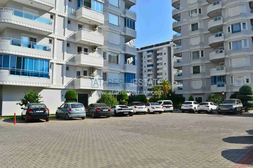 Линейная квартира 3+1 с мебелью и застеклённым балконом на первой береговой, район Тосмур – Алания 15 