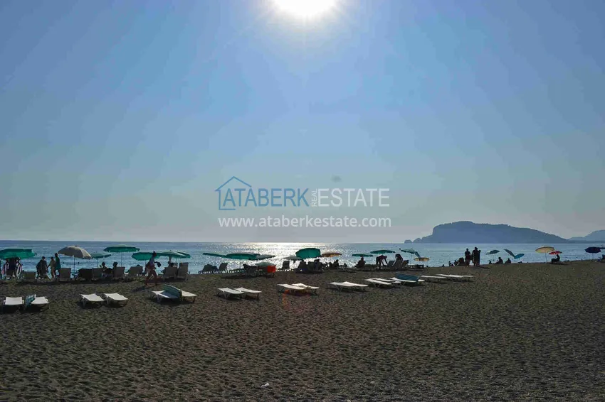 Линейная квартира 3+1 с мебелью и застеклённым балконом на первой береговой, район Тосмур – Алания 18 